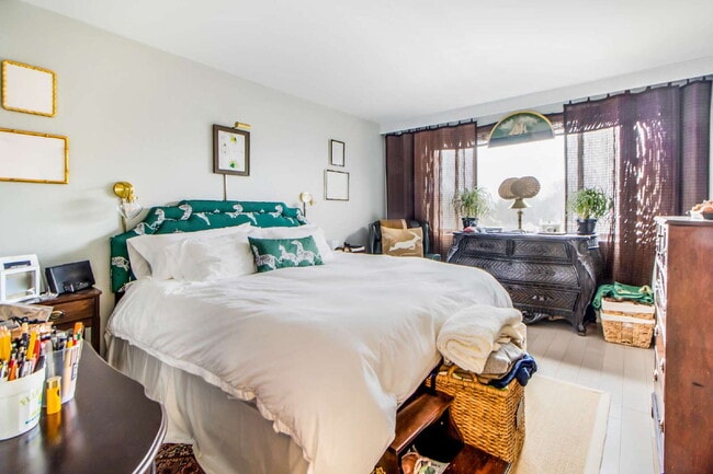 Foto del edificio - Affordable (utils included!) Luxury Living...