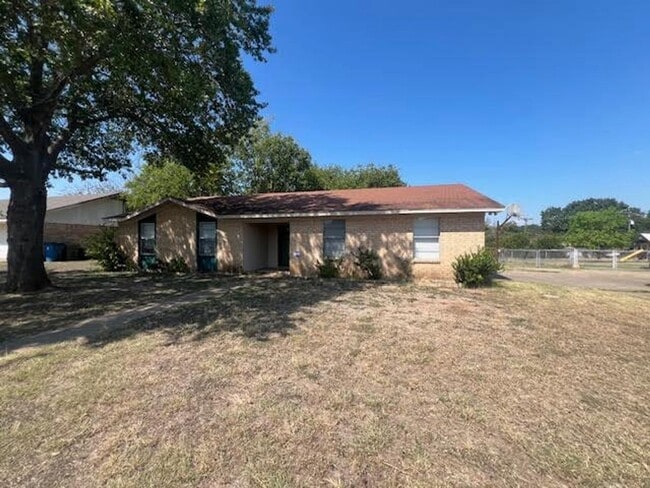 Foto del edificio - Spacious 3/2 in Midway ISD