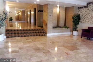 Foto del edificio - 6001 Arlington Blvd