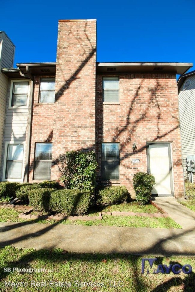 2 br, 2.5 bath House 121 Harts Landing Ln House Rental in