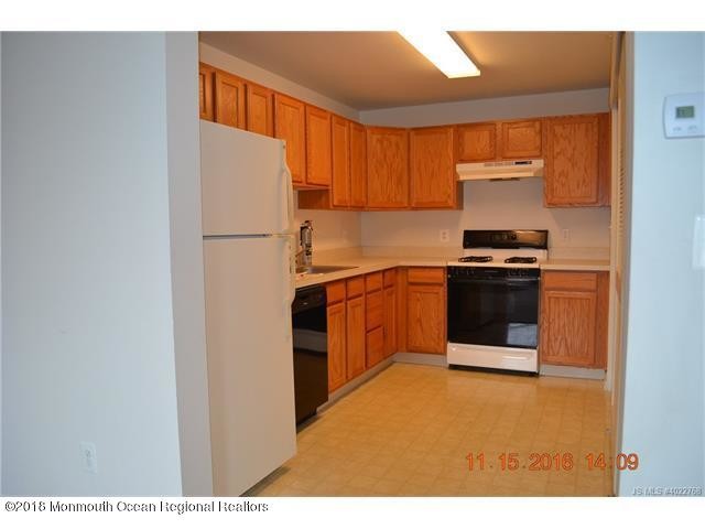 Building Photo - 726 Pine Valley Ct