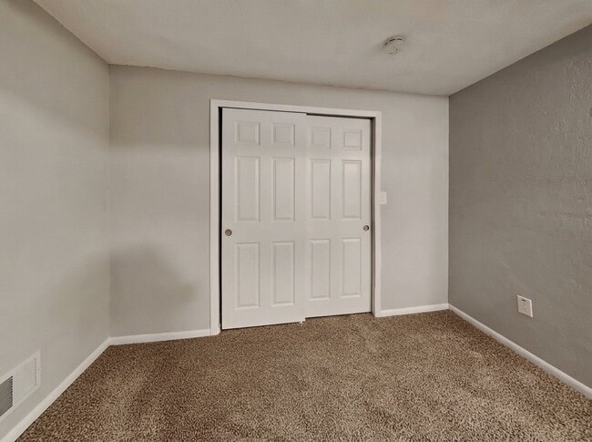 Building Photo - 7745 Lindsey Dr