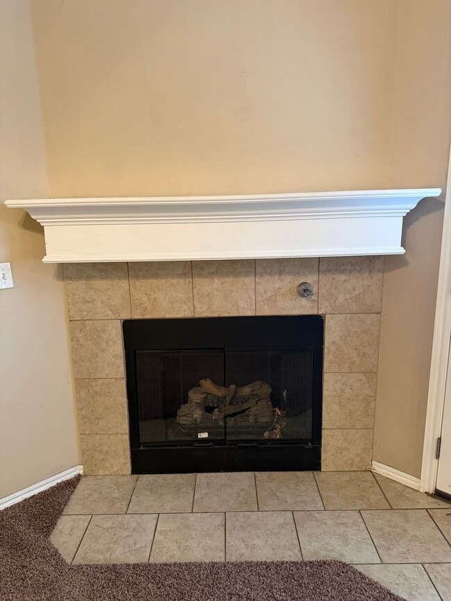 Building Photo - Great Home - New Carpet - Mid-Del Schools ...