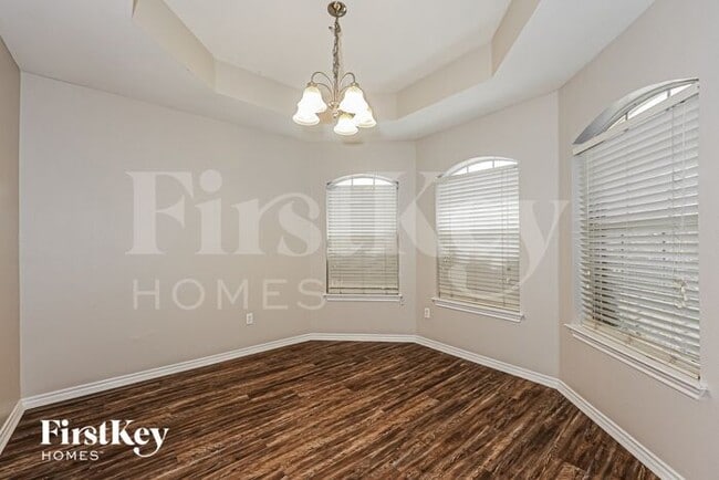 Foto del edificio - 5621 Wellston Dr