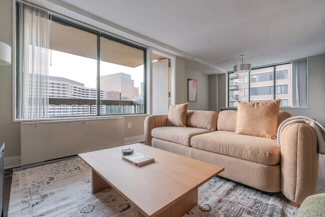 Building Photo - 1515 Richmond Hwy