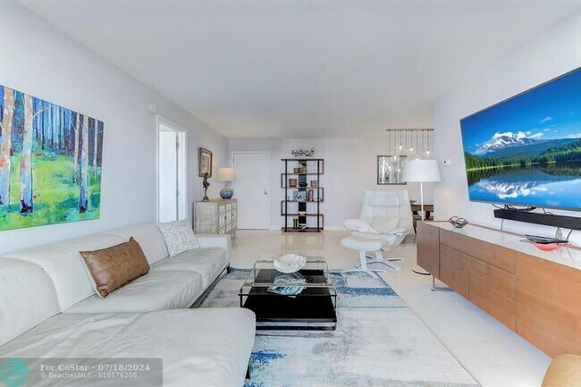 Building Photo - 2841 N Ocean Blvd