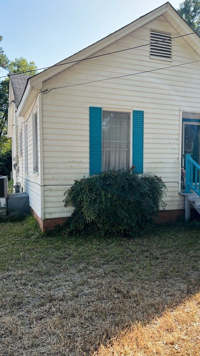 Building Photo - 2366 Dawson Dr
