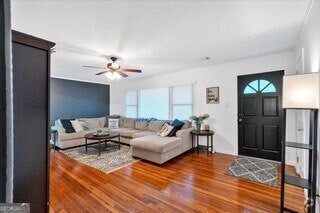 Building Photo - 115 Pine Tree Dr