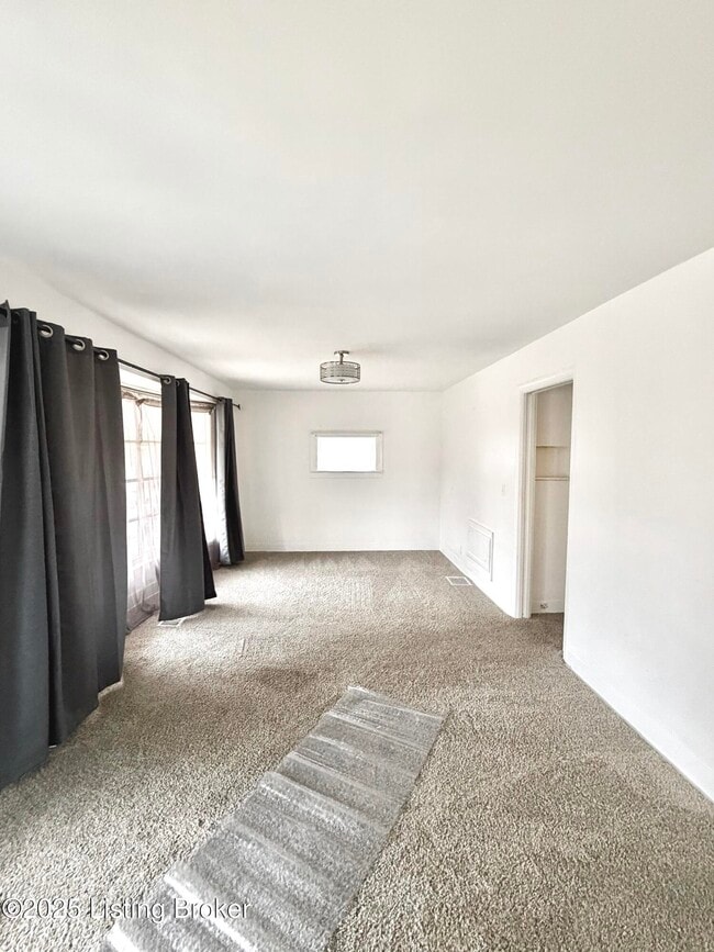 Building Photo - 3317 Dumesnil St