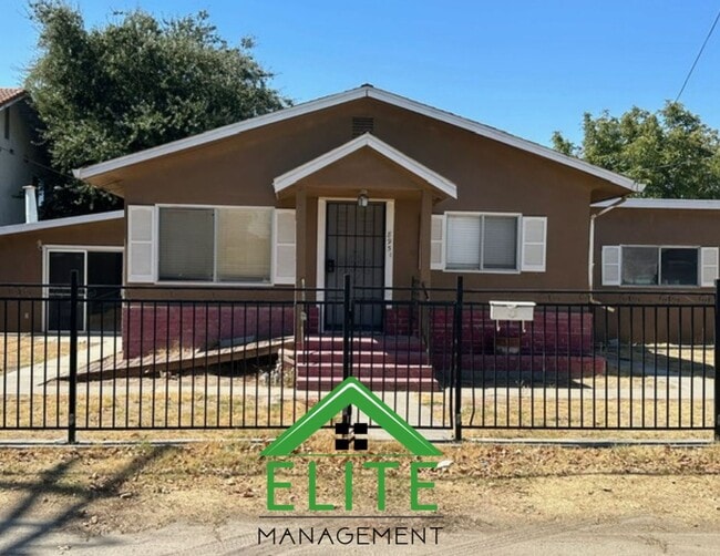 Building Photo - Charming 3-Bedroom Home for Rent in a Prim...