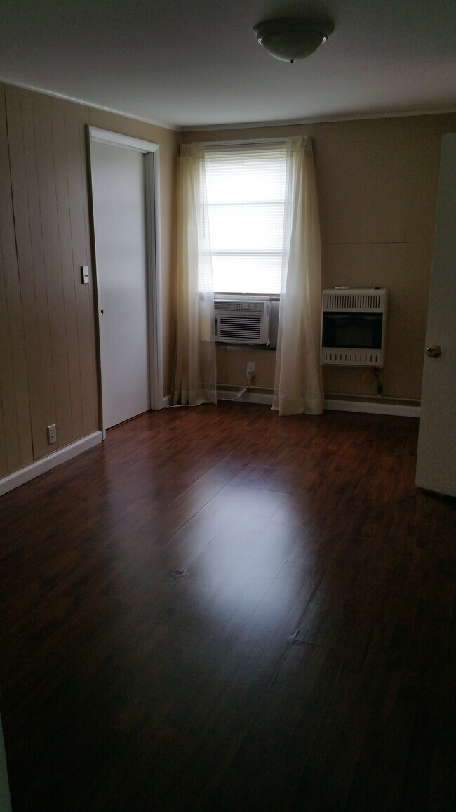 301 S 21st St Unit 4, Middlesboro, KY 40965 Apartments Middlesboro