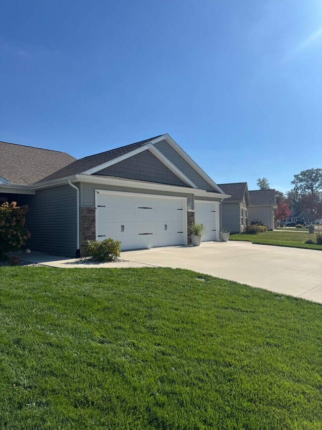 Foto del edificio - 6808 Verandah Ln