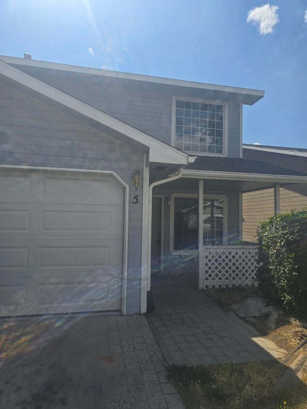 Foto principal - 2943 Bunting Ave