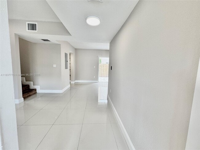 Foto del edificio - 3840 SW 52nd Ave