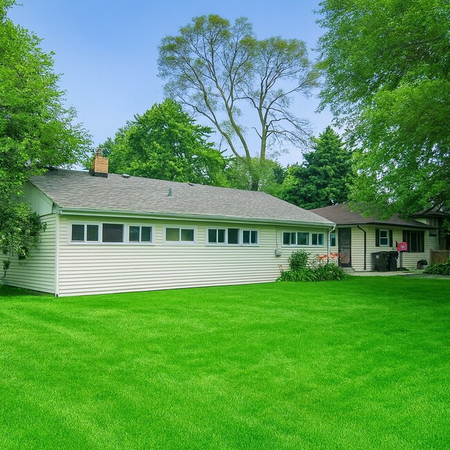 Building Photo - 3127 Woodworth Pl