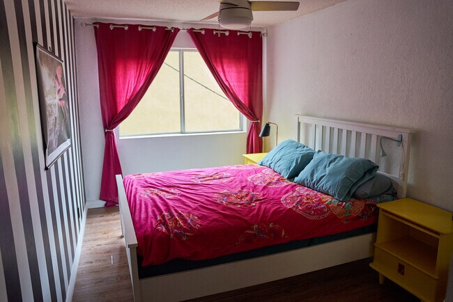 Foto del edificio - 3069 Knob Dr