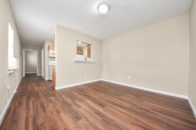 Foto del edificio - 17109 River Rd