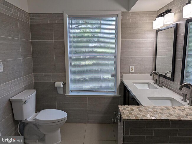 Foto del edificio - 120 Acadia Ct