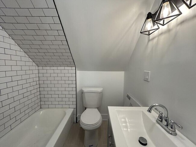 Foto del edificio - 2 bedroom in Chicago IL 60618