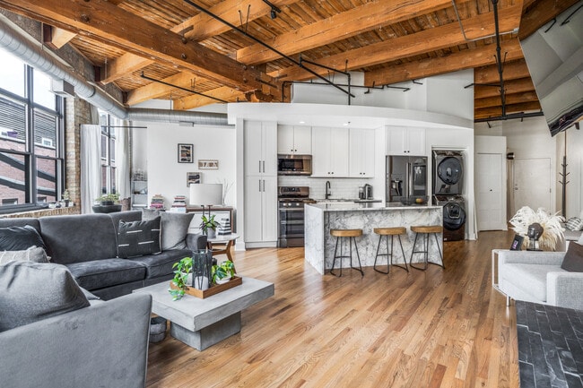 Foto del edificio - 2300 W Wabansia Ave