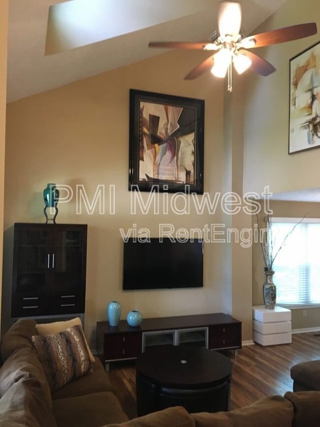 Building Photo - 7569 Cherryhill Dr