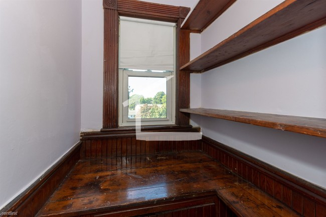 Building Photo - 3 br, 1 bath  - 27 Litchfield St # 28-3