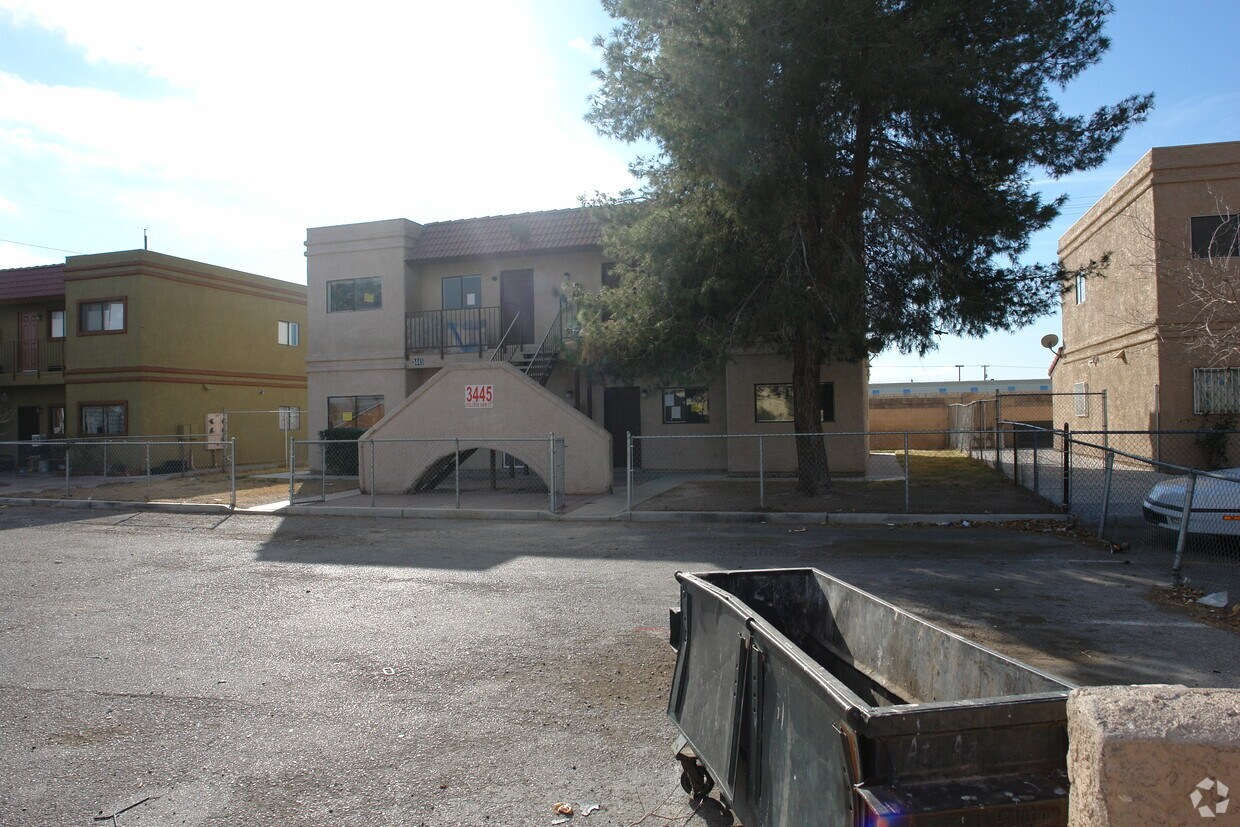 Building Photo - 3445 College View Ct