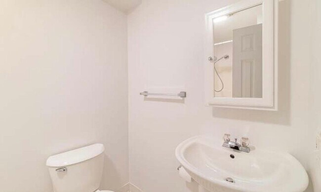 Building Photo - 15089 Lindenberry Ln