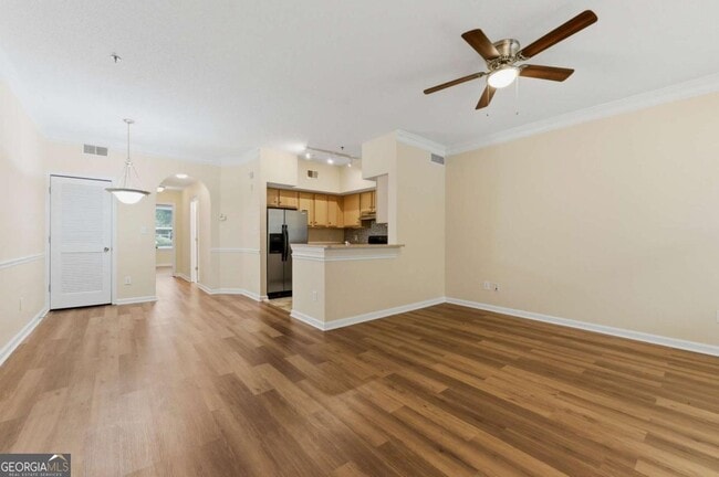 Building Photo - 245 Amal Dr SW