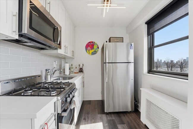 Building Photo - 6515 JFK Blvd E