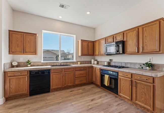 Building Photo - 1058 Chip Ct