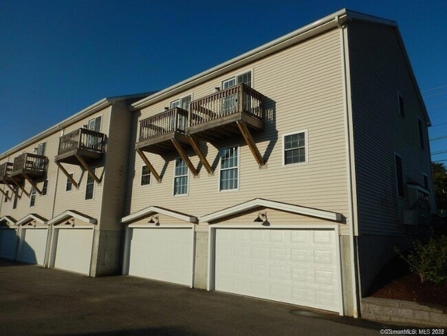 Building Photo - 1 Hamilton St