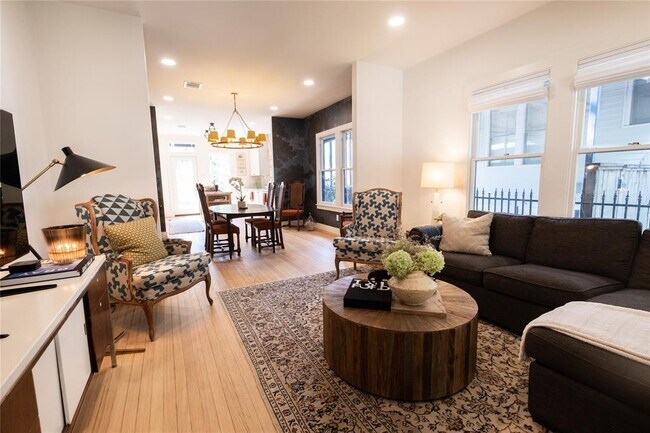 Building Photo - 1141 Harvard St