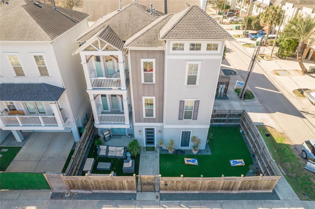 Primary Photo - 1125 Moy St