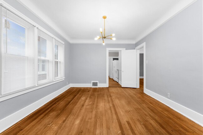 Foto del edificio - 966 Beaconsfield Ave