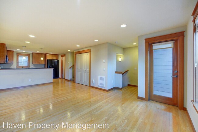 Building Photo - 3 br, 2.5 bath House - 4303 SW Willow St