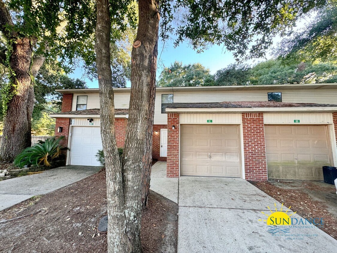 Primary Photo - Great 2 Bedroom Townhouse in Fort Walton B...