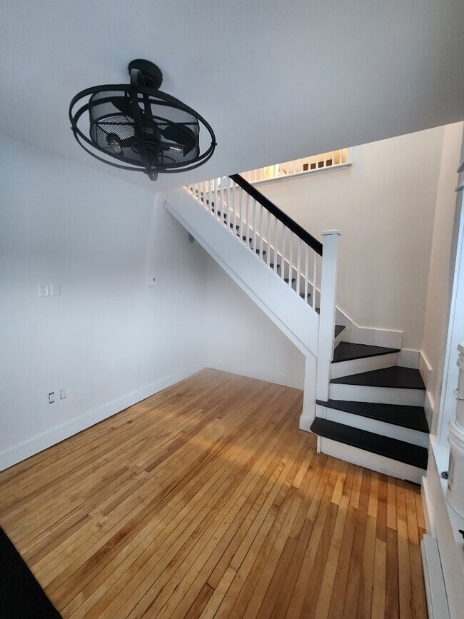 Photo du bâtiment - 12 Woodbury Dr