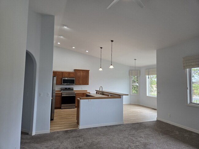 Foto del edificio - 521 Burnham Pl