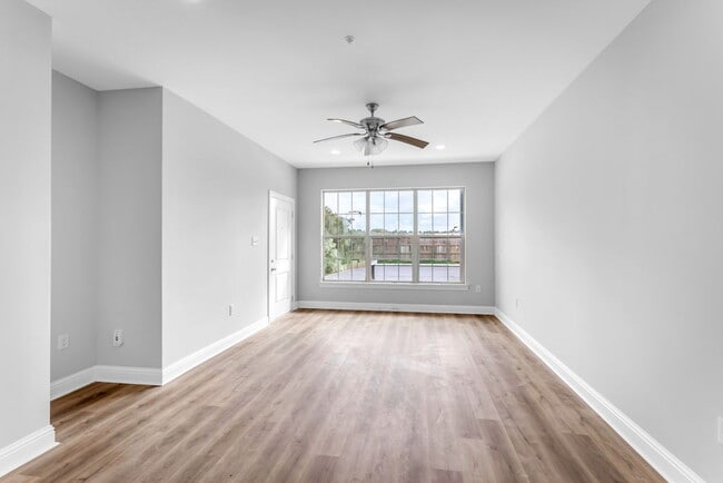 Building Photo - Brand New 3 bed unfurnished!