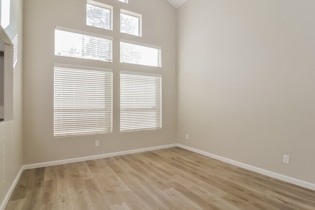Building Photo - 961 Single Tree Dr