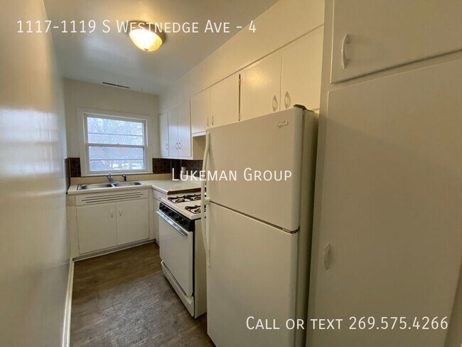 Foto del edificio - 1117-1119 S Westnedge Ave-4