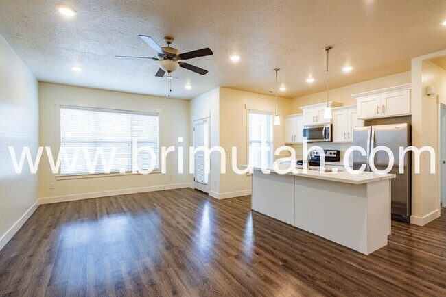 Foto del edificio - 4645 Locust Ln E