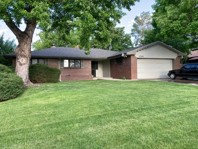 Building Photo - 2348 S Elm Dr