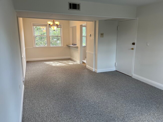 Building Photo - 1303 Belle View Blvd