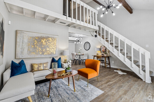 1BR, 1BA - 817SF - Living Room - 51 Ten Townhomes