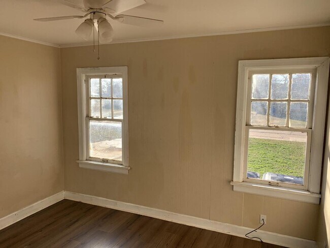 Foto del edificio - 1322 E Cherokee Ave