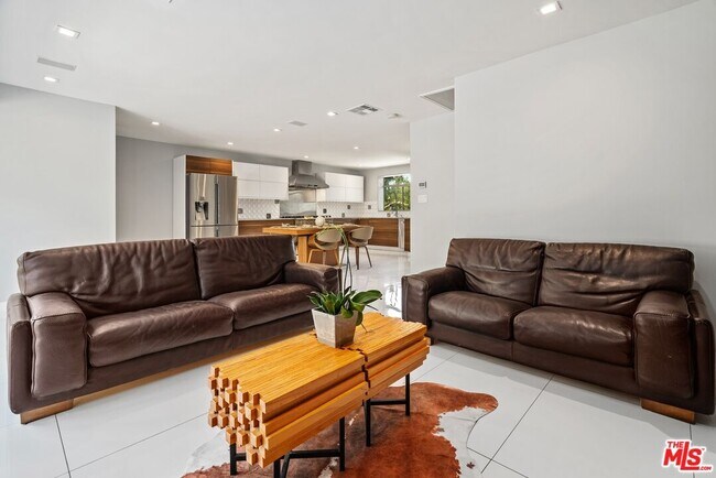 Building Photo - 22263 Buenaventura St