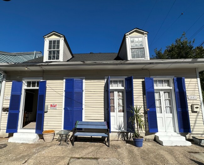 Building Photo - 2437 Chartres St