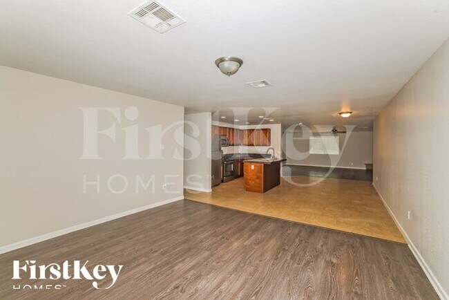 Building Photo - 3518 E Friess Dr